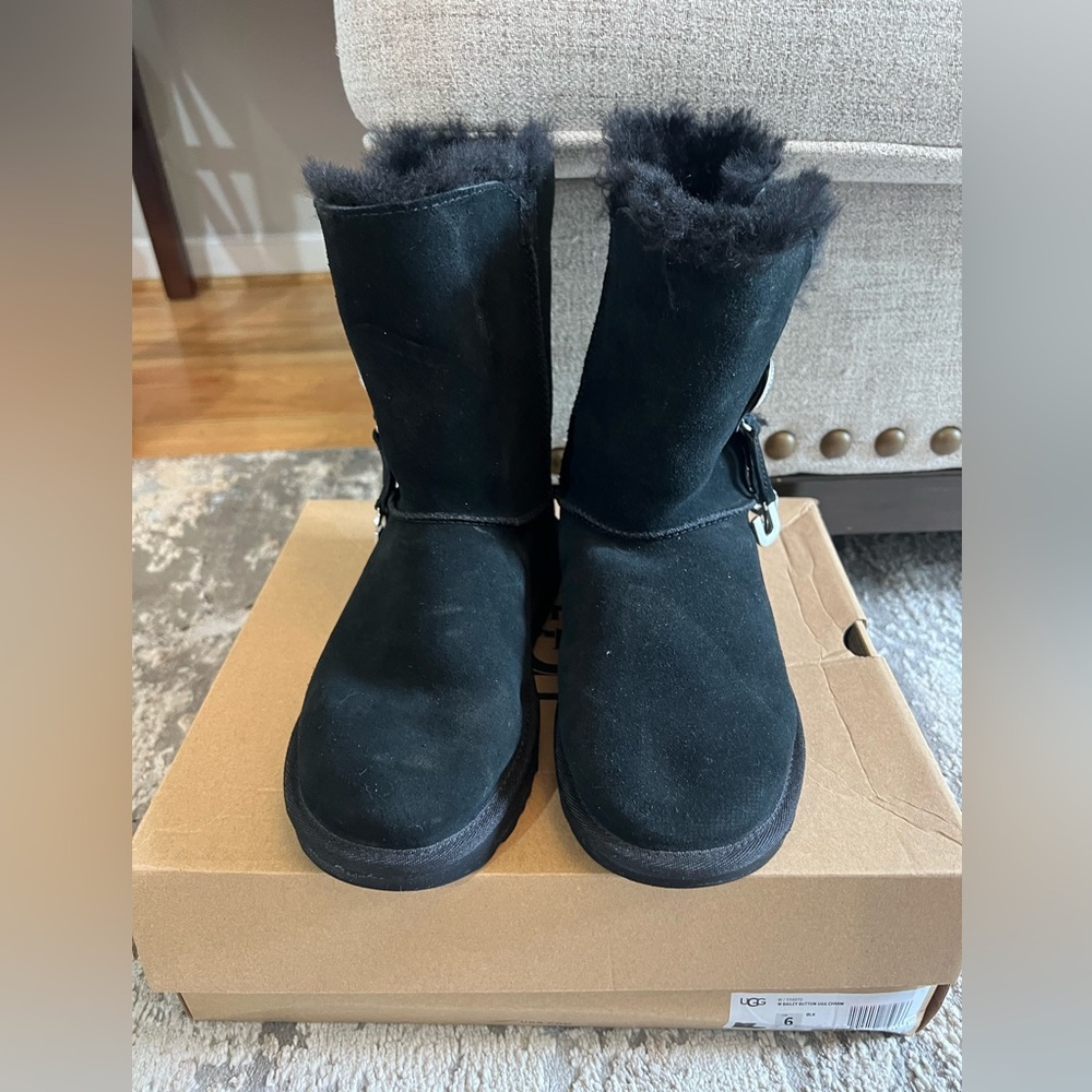Ugg Australia Women's Bailey Button Ugg Charm Boot - image 4